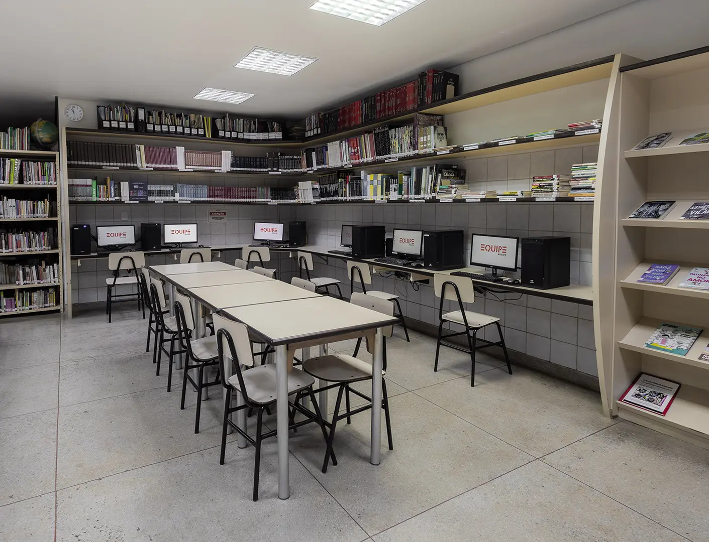 Biblioteca do Colégio Equipe