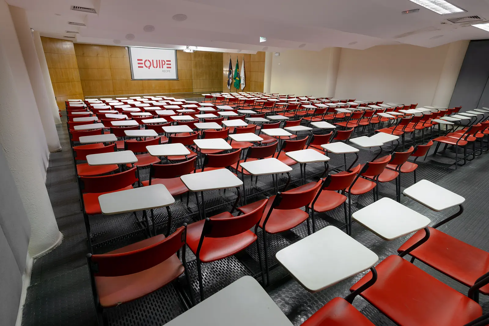 Sala multimídia do Colégio Equipe