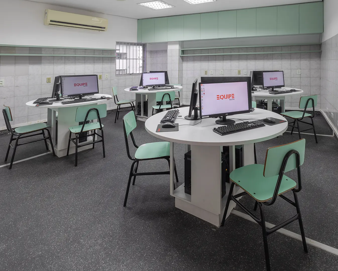 Sala de interatividade do Colégio Equipe