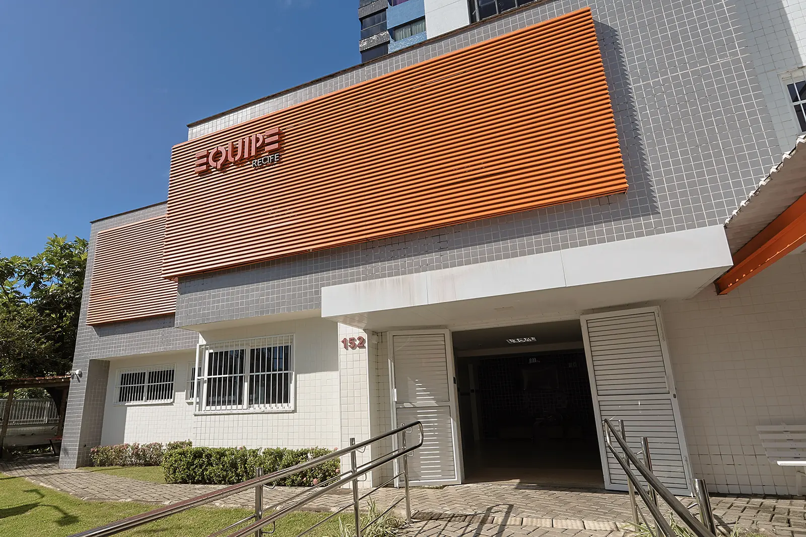 Fachada do novo prédio do Ensino Fundamental do Colégio Equipe