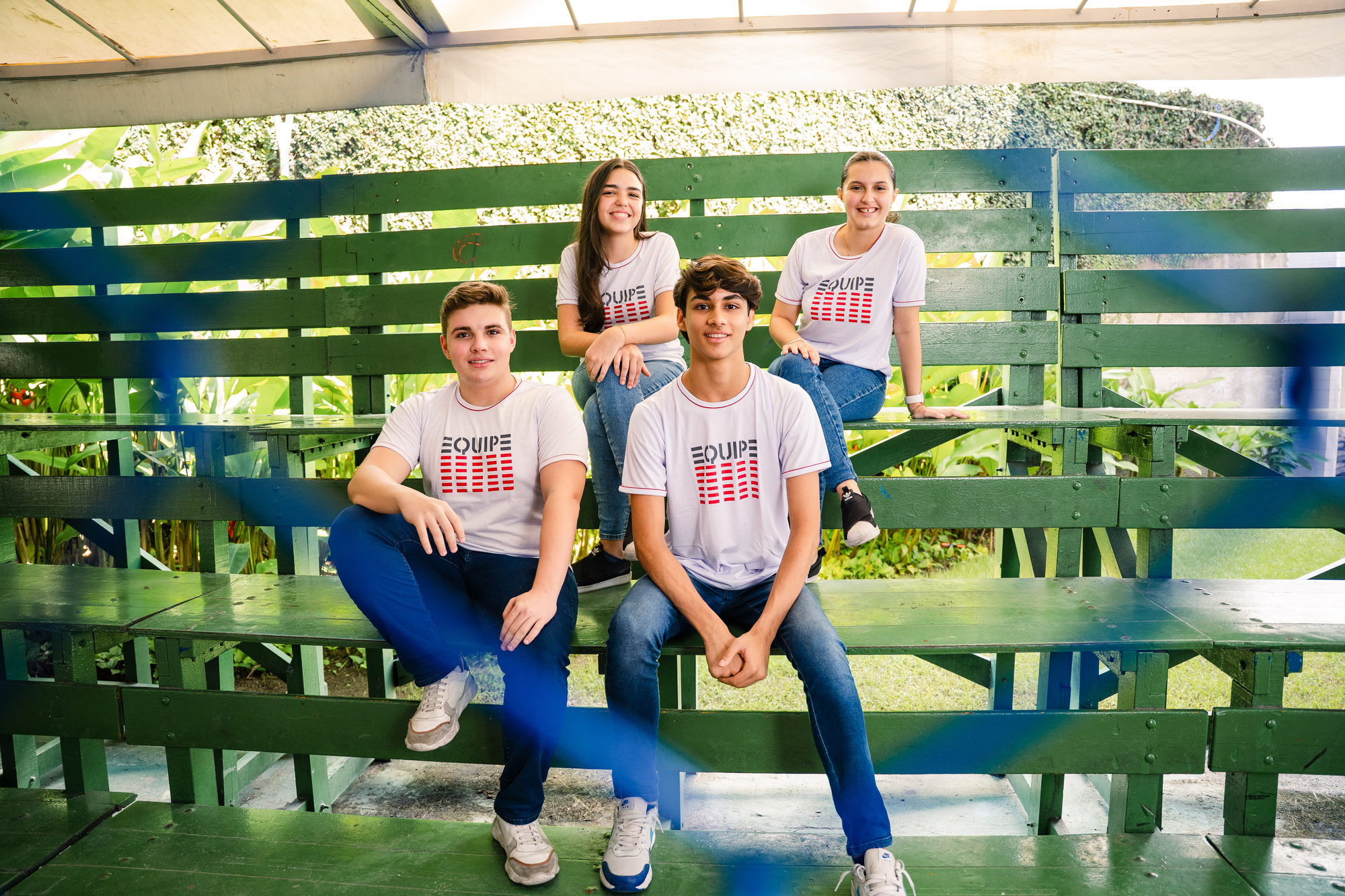 Estudante do Colégio Equipe concentrada em atividade